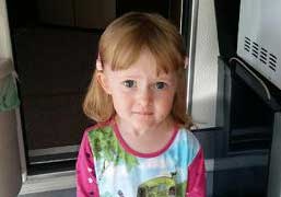 Maya Karlsson 3 år