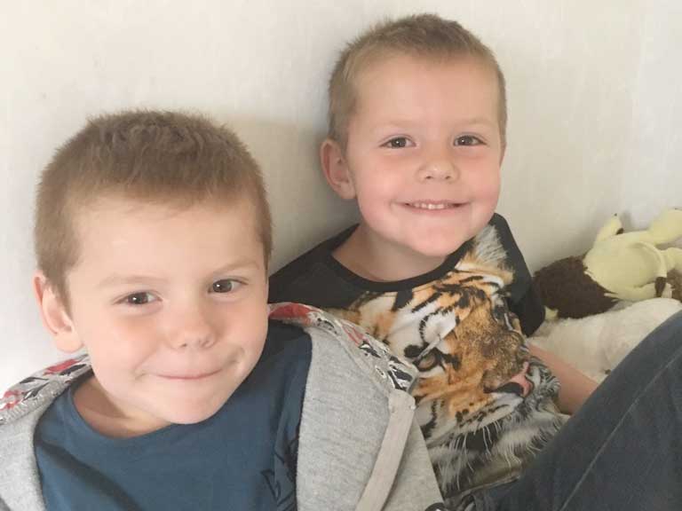Isak och Melvin Rydholm 6 år