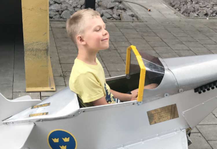 Elias 8 år