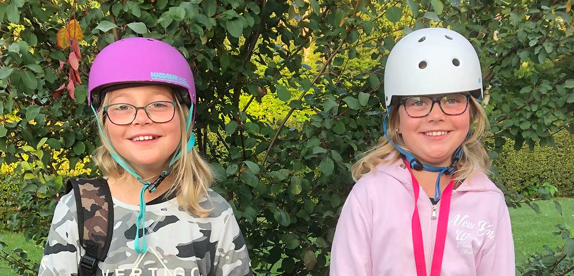 Tilde och Emma Wahlström 9 år