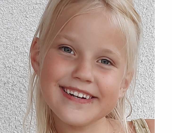 Emilia Ek 9 år
