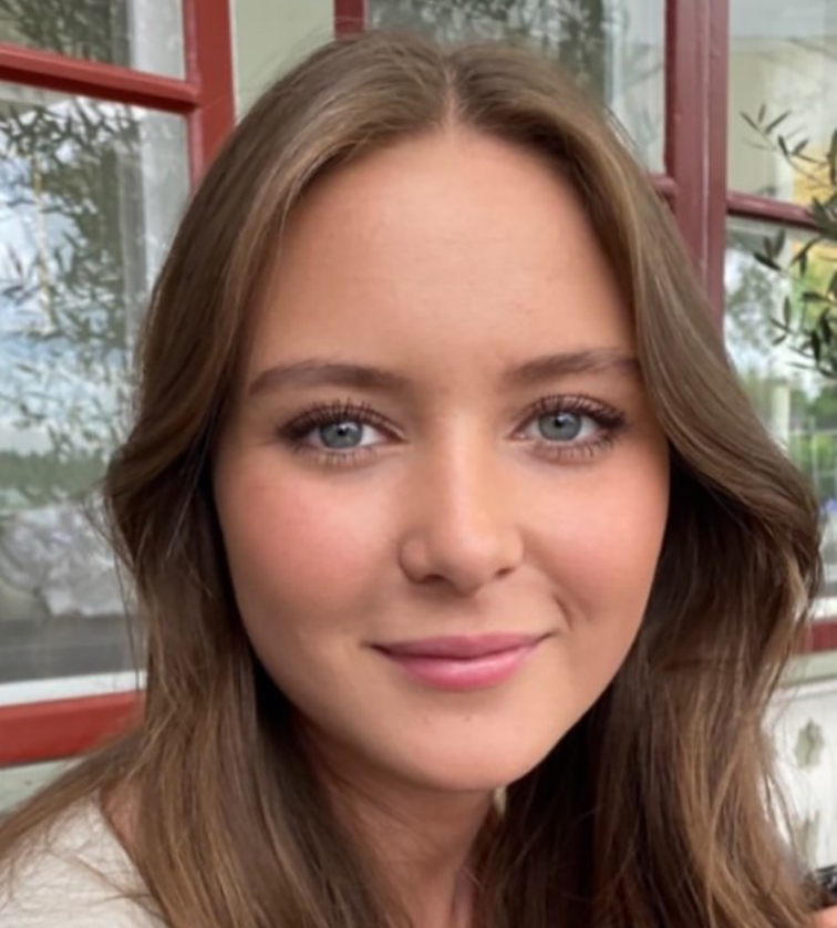 Cayla Mir 18 år