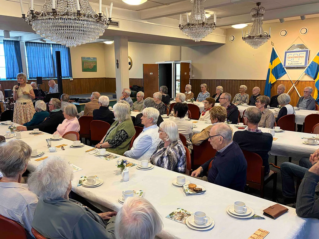 Jazzådom från Jönköping underhåller SPF-medlemmarna.