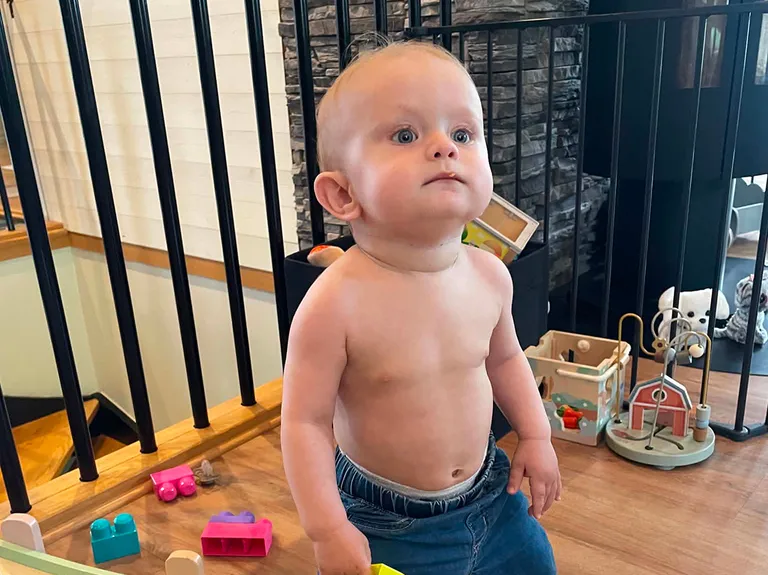 Charlie fyller 1 år